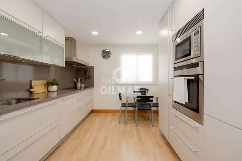 Foto 6f7fa0ac-a427-4ef0-9e81-21c781f05948. Apartament amb calefacció piscina a puerto de Estepona Estepona