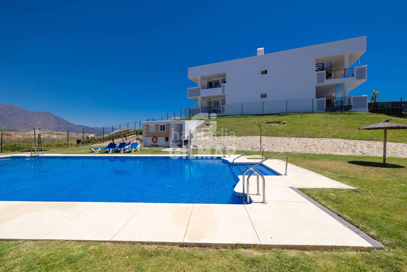 Foto a16a0a6c-d8af-4f58-bed5-f05eb89ccb82. Pis amb aparcament piscina a Doña Julia Golf Casares