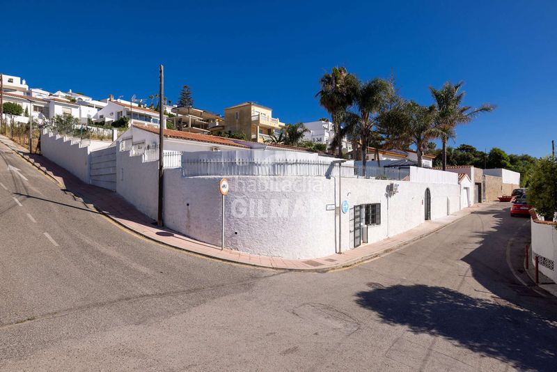 Foto d70fca44-3089-4daa-ba8b-8cfa3c767028. Xalet amb calefacció aparcament piscina a Buenas Noches Estepona