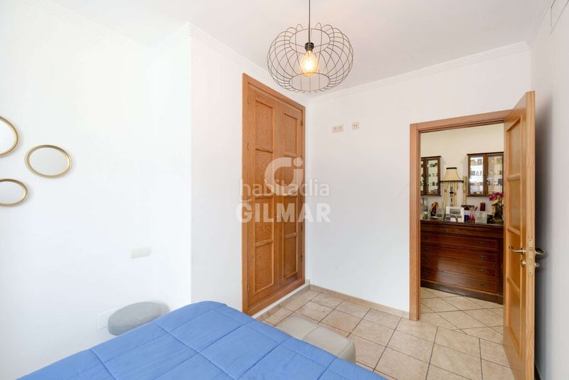 Foto 156464d1-34f3-498e-8943-953d3004cb13. Casa aparellada amb aparcament piscina a Centro Estepona