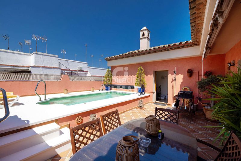 Foto 4407b7c3-96a1-4d4d-a194-7749a25f72b5. Casa aparellada amb aparcament piscina a Centro Estepona