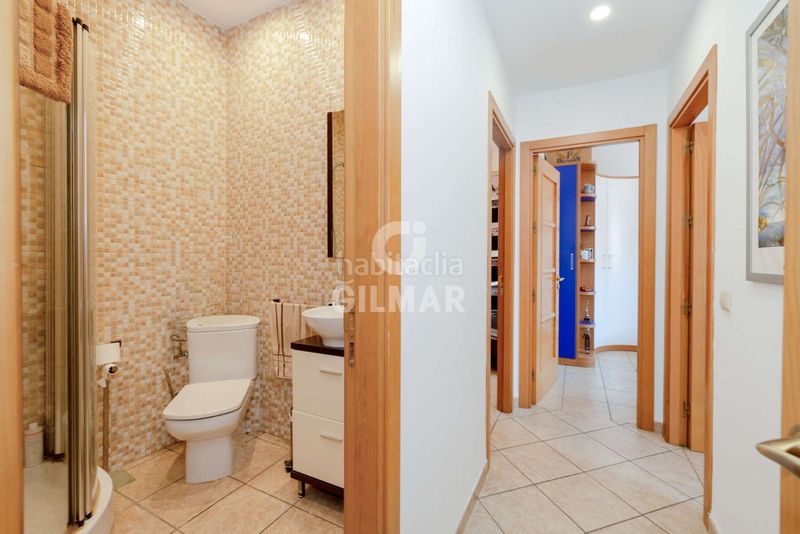 Foto 4f53ffc7-33b7-493a-8fad-ea60a297d991. Casa aparellada amb aparcament piscina a Centro Estepona