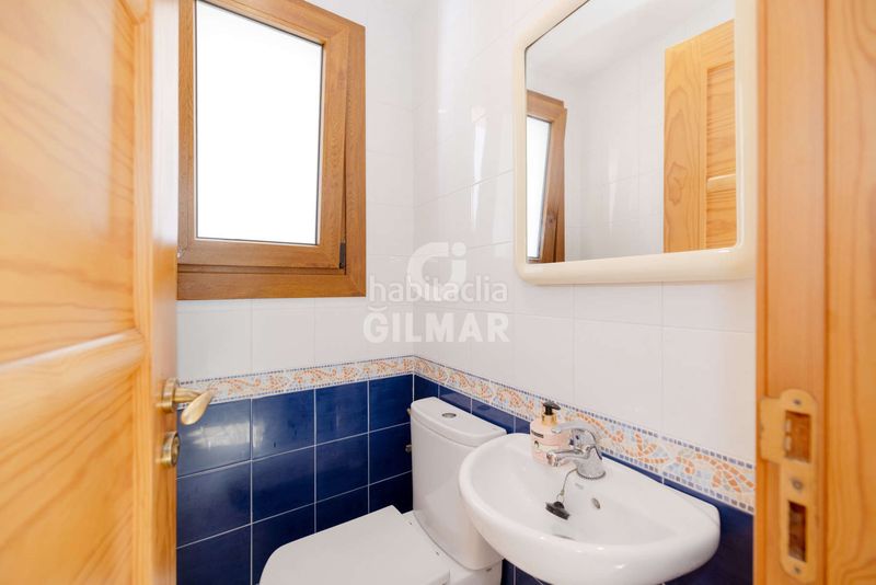 Foto 58aba5ae-05bf-4a6c-bb52-14412ee6f371. Casa aparellada amb aparcament piscina a Centro Estepona