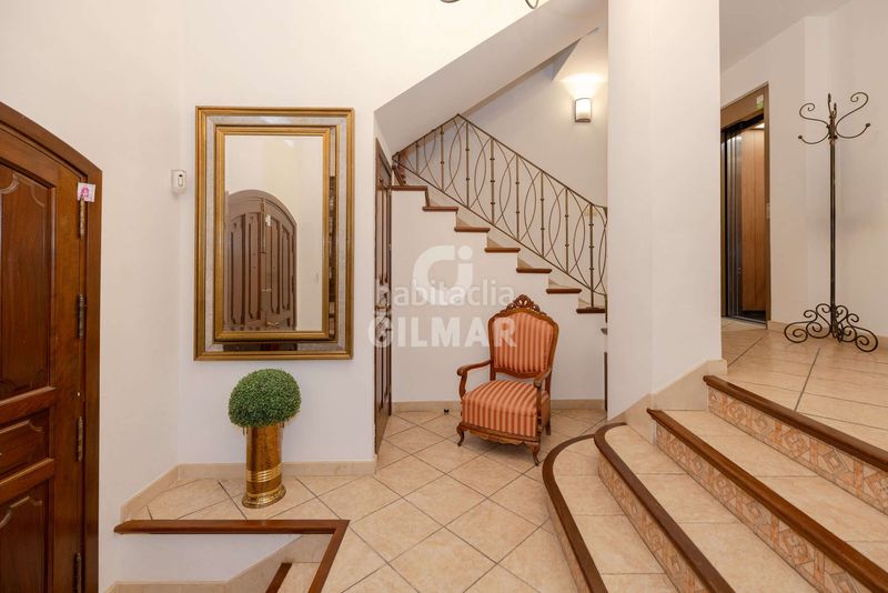Foto 7565a32e-9b3f-4261-826e-89724da11496. Casa aparellada amb aparcament piscina a Centro Estepona