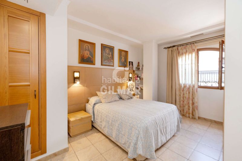 Foto bdeda845-4470-4c96-ac29-b95070c054cc. Casa aparellada amb aparcament piscina a Centro Estepona
