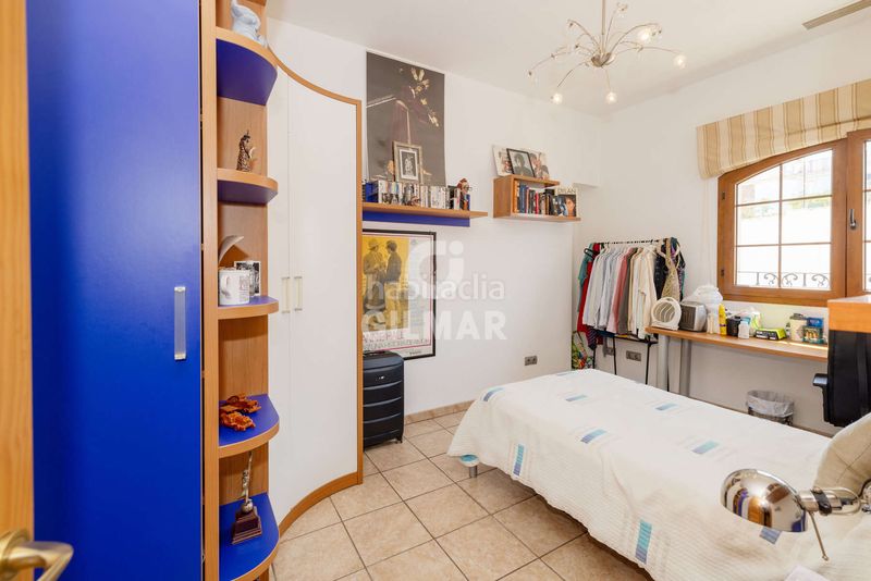 Foto c2fa396a-6dab-4519-a5d2-d61000541cf7. Casa aparellada amb aparcament piscina a Centro Estepona