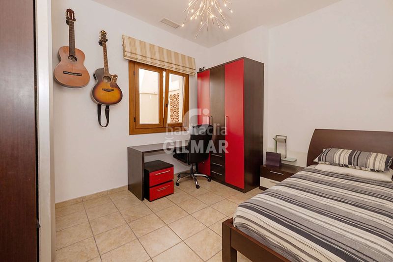 Foto c7e5792d-d404-41db-95b4-2ef98e23f9c1. Casa aparellada amb aparcament piscina a Centro Estepona