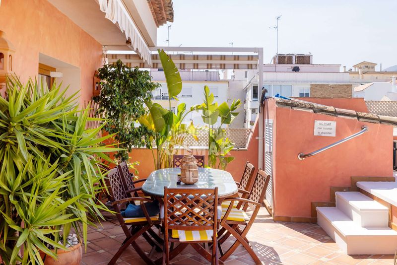 Foto d69e7d68-7f36-4033-93c5-d9eb4244975c. Casa aparellada amb aparcament piscina a Centro Estepona