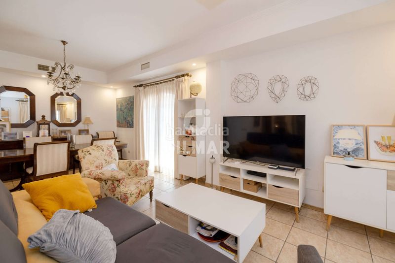 Foto e9477ab2-9a3e-471e-8e2d-52dba9f5855f. Casa aparellada amb aparcament piscina a Centro Estepona