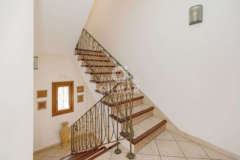 Foto fc3d32cf-796c-4caa-8247-bc3f7d650451. Casa aparellada amb aparcament piscina a Centro Estepona
