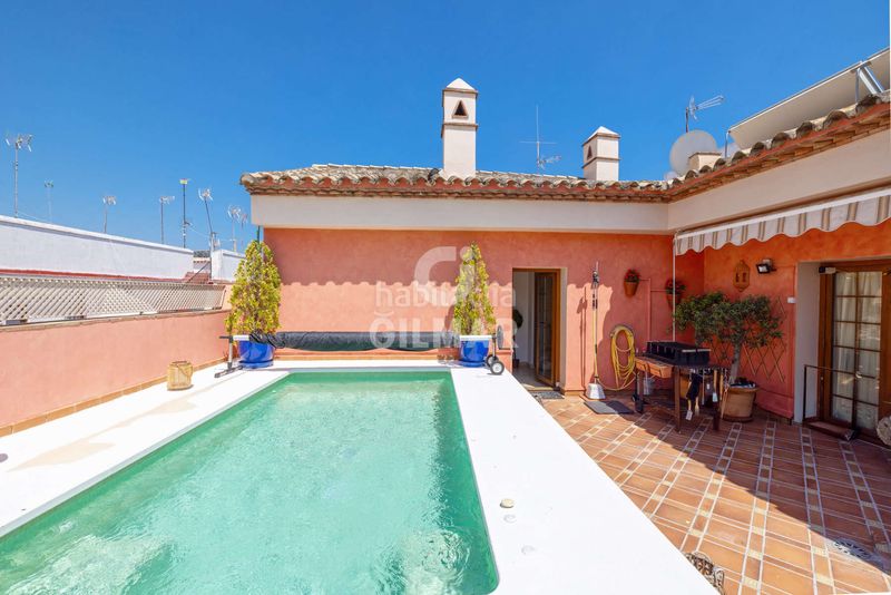 Foto feeb5eeb-2b17-4075-a93c-54bb91c87a1b. Casa aparellada amb aparcament piscina a Centro Estepona