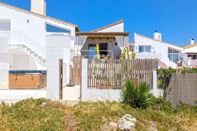 Foto 30016f04-4b84-44c2-ba83-80e2d05557c6. Casa adossada a Bahía Dorada Estepona