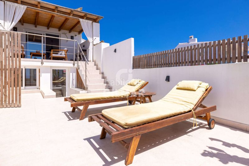 Foto 51633d8e-2838-4604-8b73-f3bc70e0303e. Casa adossada a Bahía Dorada Estepona