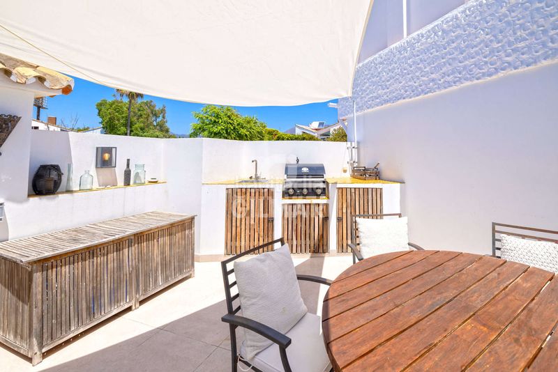 Foto 9dffbf01-327b-4ef9-b976-c455c8487e08. Casa adossada a Bahía Dorada Estepona