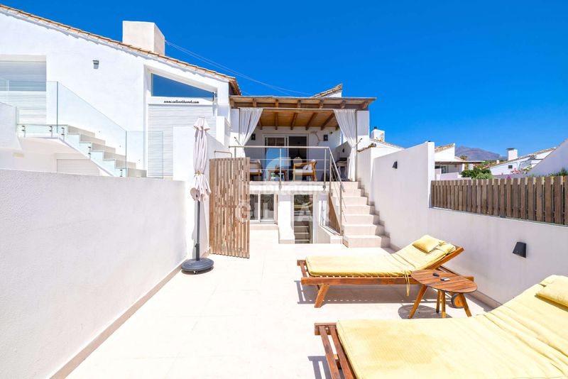 Foto a4364d5a-ad4d-4e9a-89c0-d393e06e8b5b. Casa adossada a Bahía Dorada Estepona