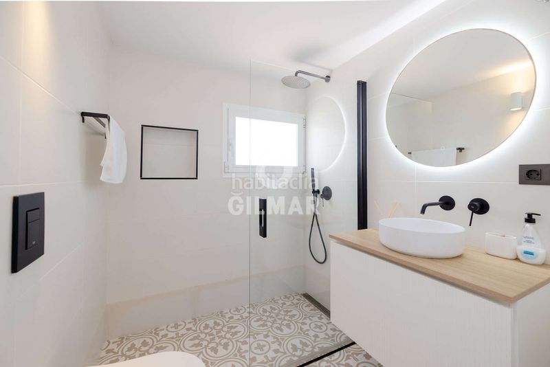 Foto bad70e33-ba1f-4988-92f9-bde54cc7796d. Casa adossada a Bahía Dorada Estepona