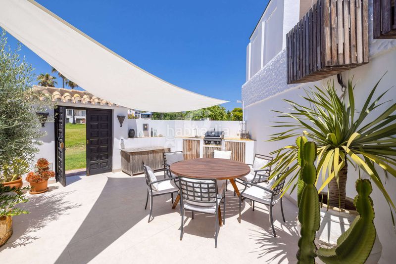 Foto d0d7fa17-dc65-4298-a915-cf0a394bbc9e. Casa adossada a Bahía Dorada Estepona