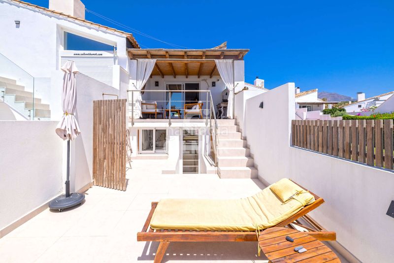Foto d45aa8d0-2bf5-4292-b42e-7c8e3b75893c. Casa adossada a Bahía Dorada Estepona