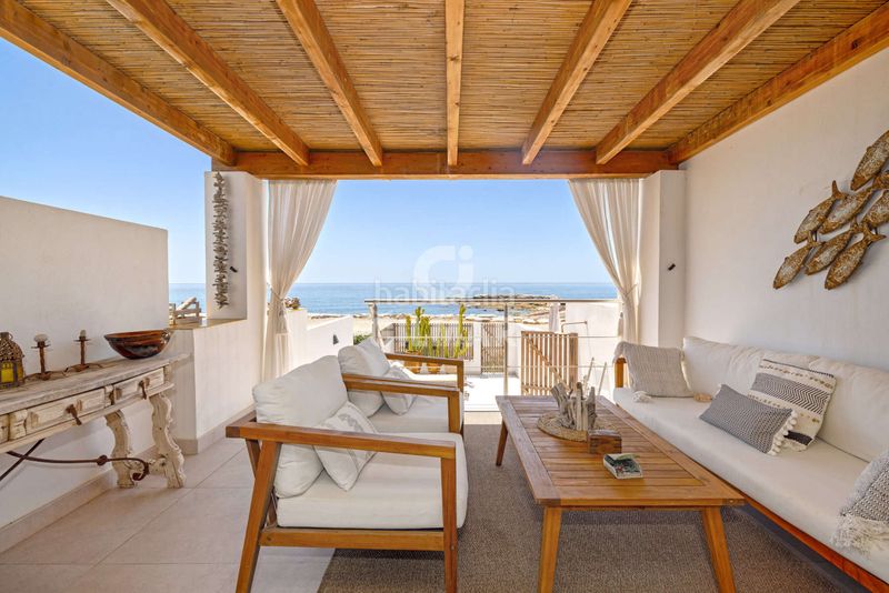 Foto ec73570f-4bc4-4285-aa2e-b6047d763f11. Casa adossada a Bahía Dorada Estepona