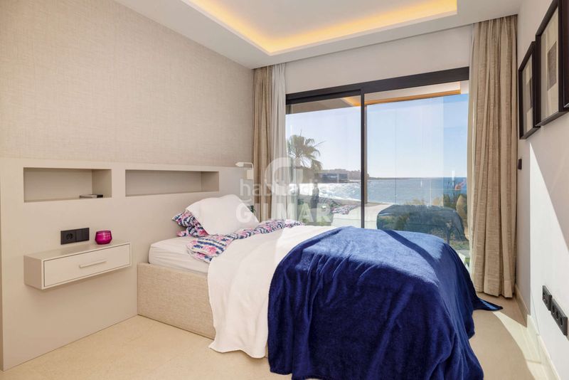 Foto 5dafb103-d8ea-4187-b65a-35e59398ead8. Casa aparellada amb calefacció aparcament piscina a Estepona