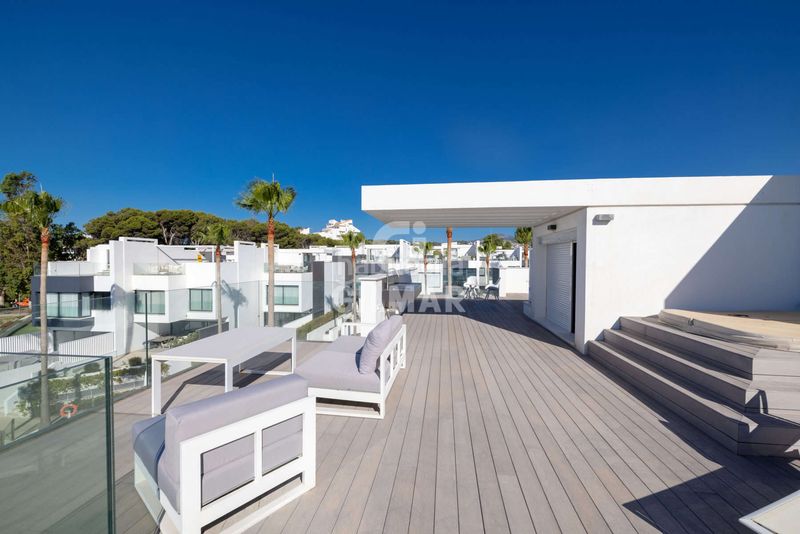 Foto 69351f49-1135-47cd-a981-d2d3d950c862. Casa aparellada amb calefacció aparcament piscina a Estepona