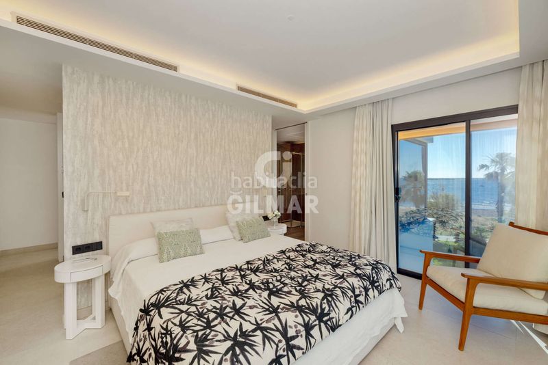 Foto e23ede78-5c3f-47f5-8980-fc877d19027d. Casa aparellada amb calefacció aparcament piscina a Estepona