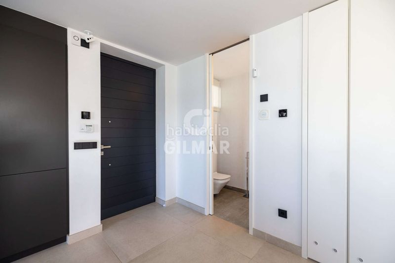 Foto fd31462b-5829-4fb3-8a56-e36a61352ca3. Casa aparellada amb calefacció aparcament piscina a Estepona