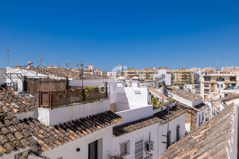 Foto 28f54284-01fb-4c88-b2ba-7edbae3d5e89. Casa aparellada amb calefacció a Centro Estepona