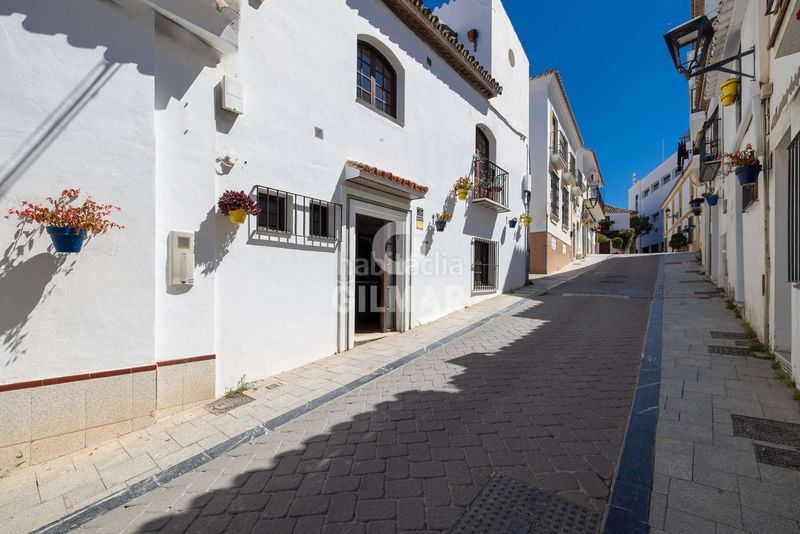 Foto 3036447c-204d-4b33-b5a2-2e444618bda4. Casa aparellada amb calefacció a Centro Estepona