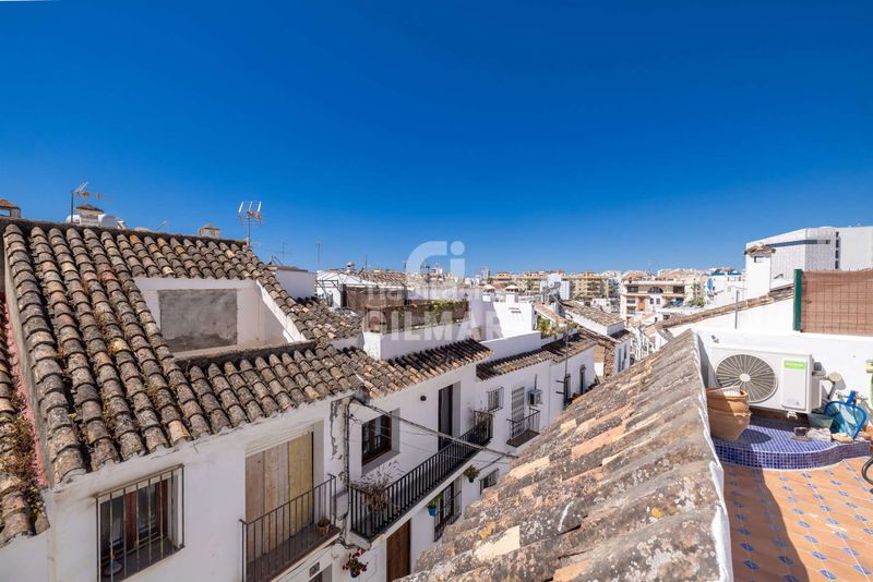 Foto 6fae2d64-0f6b-4a01-929e-958e1091e692. Casa aparellada amb calefacció a Centro Estepona