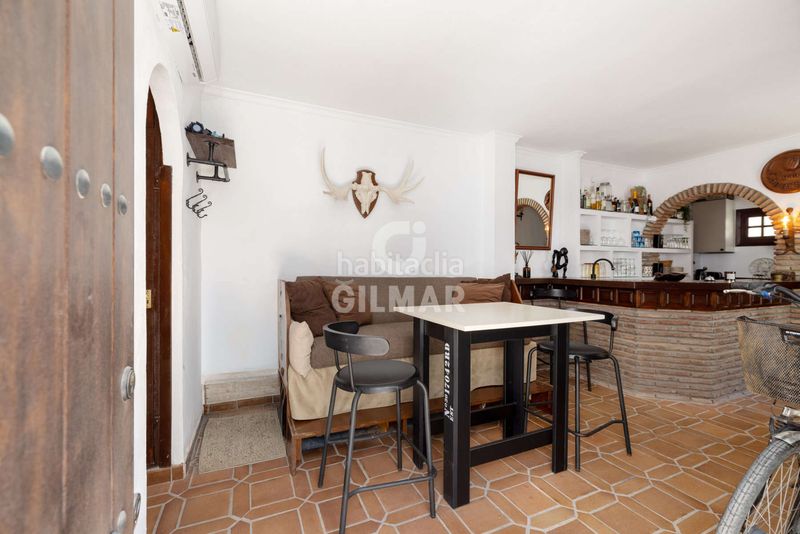 Foto cb52713e-f441-423f-8341-7847b3a39852. Casa aparellada amb calefacció a Centro Estepona