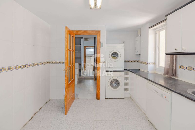 Foto 6bdfeeb7-35b8-40b5-a665-2e386483c01a. Apartament amb calefacció aparcament a Centro Estepona