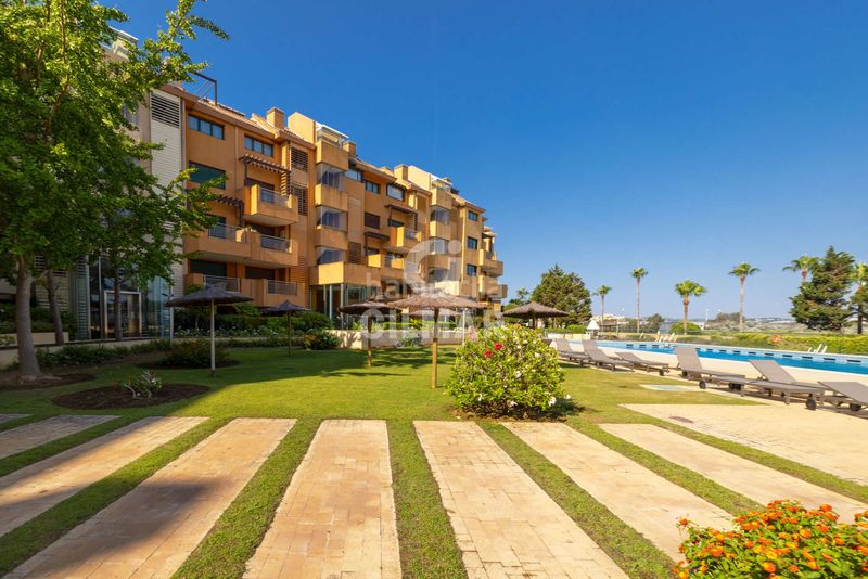 Foto 34449983-3043-47e9-a844-ac5da1d80066. Apartament amb calefacció aparcament a puerto de Sotogrande-la marina Sotogrande