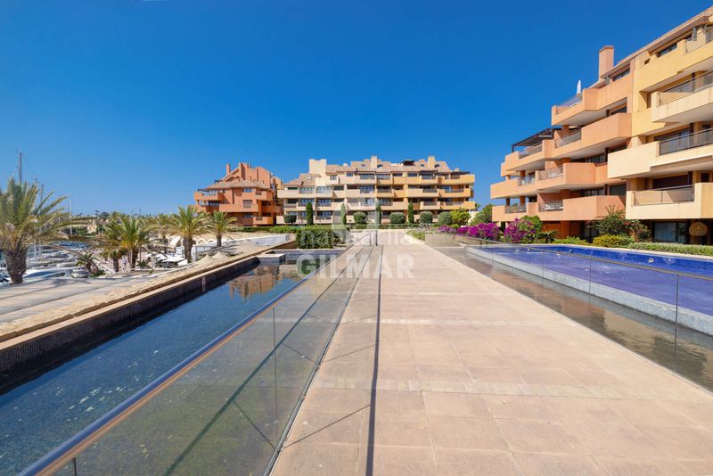 Foto 502d57bd-61af-4591-96e0-4c60a6a91c8f. Apartament amb calefacció aparcament a puerto de Sotogrande-la marina Sotogrande