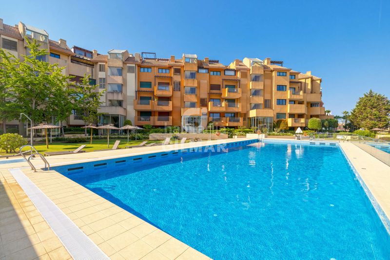 Foto cb5e0559-2d05-4afc-8ce1-ee2143479732. Apartament amb calefacció aparcament a puerto de Sotogrande-la marina Sotogrande
