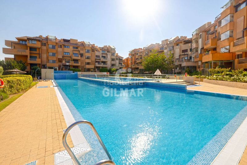 Foto eb86542b-fddf-484c-817d-bd324ba83a42. Apartament amb calefacció aparcament a puerto de Sotogrande-la marina Sotogrande