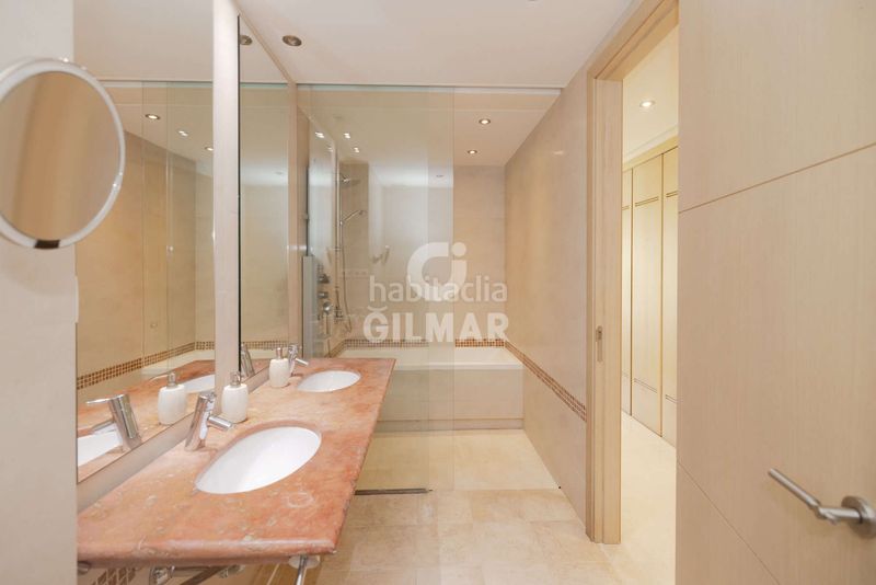 Foto fc3b59be-8449-4172-ac92-e950cc04df48. Apartament amb calefacció aparcament a puerto de Sotogrande-la marina Sotogrande