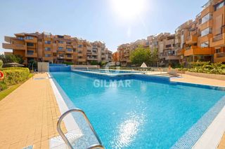 Piccolo appartamento in Puerto de Sotogrande-La Marina. Exclusivo apartamento en planta baja con jardín privado, una de