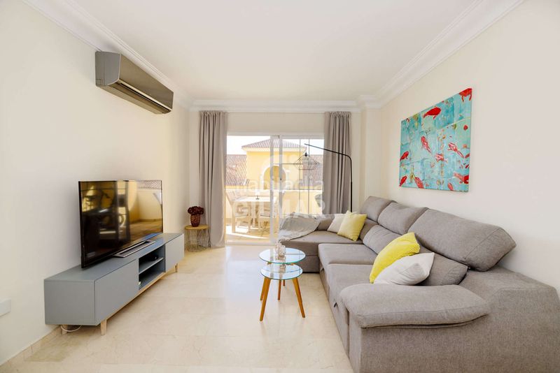 Foto 5b1880a5-6047-4c0b-8381-20d1d78daf6c. Apartament amb piscina a puerto de Estepona Estepona