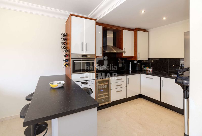 Foto 6da966ac-03fd-45ad-a3a7-af1a038b54dc. Apartament amb piscina a puerto de Estepona Estepona
