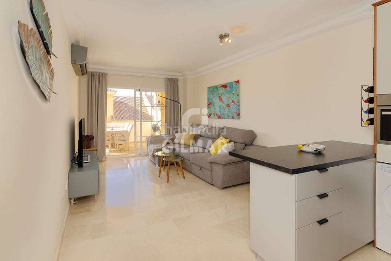 Foto 7cbee8d9-fe18-46a1-88b1-ee17ba91a8eb. Apartament amb piscina a puerto de Estepona Estepona