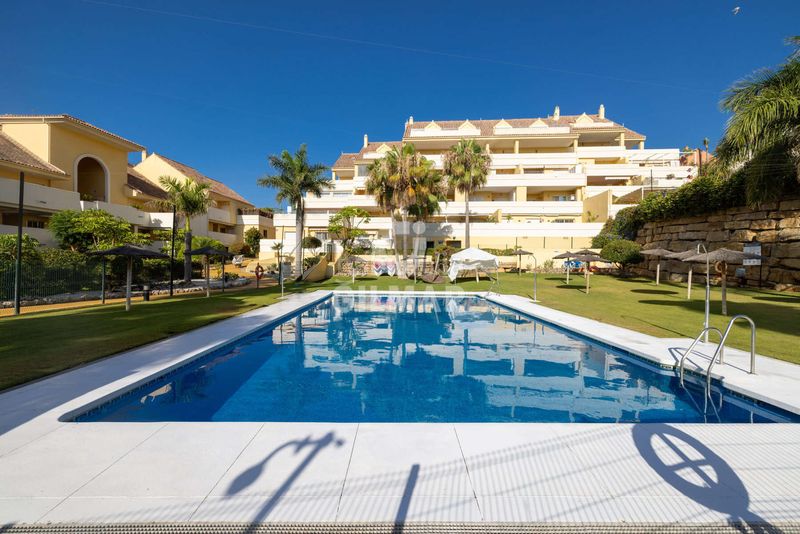 Foto b99fbc4a-898d-4ca5-8835-c2aa061ef6b6. Apartament amb piscina a puerto de Estepona Estepona