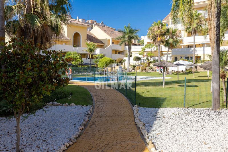 Foto e71ad731-a5c8-4dc3-ac54-0ac300f5f720. Apartament amb piscina a puerto de Estepona Estepona