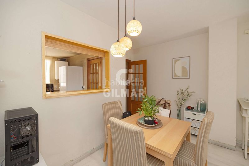 Foto db264daf-c78c-4e34-a25d-169a7cec714f. Apartament amb aparcament a puerto de Estepona Estepona