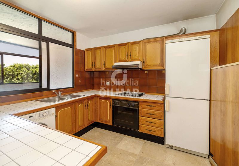 Foto 00f3997f-a7d5-485a-9463-d45f1bf0c151. Duplex con riscaldamento piscina in puerto de Estepona Estepona
