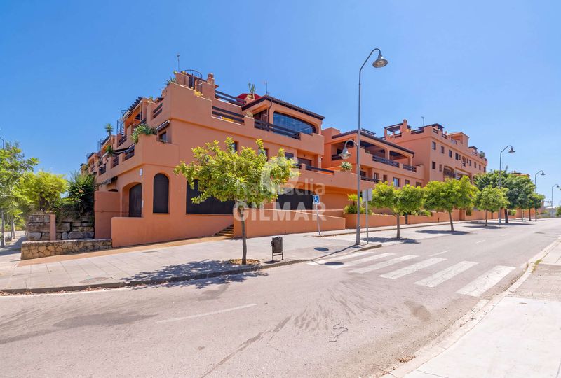 Foto c6f436dc-a62c-4250-a3d4-16962e30fe36. Àtic amb calefacció aparcament a Zona de Punta Plata Estepona