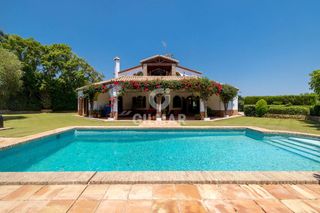 Chalet in Sotogrande Alto. Descubre el verdadero lujo de vivir en paz, con tiempo para disf