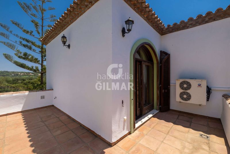 Foto 6ce3d6f4-5c2e-4732-a93f-760511b2e49d. Xalet amb piscina a Sotogrande alto Sotogrande