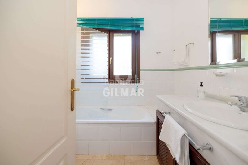Foto 8a499756-380a-4e8c-be1b-43e192477687. Xalet amb piscina a Sotogrande alto Sotogrande