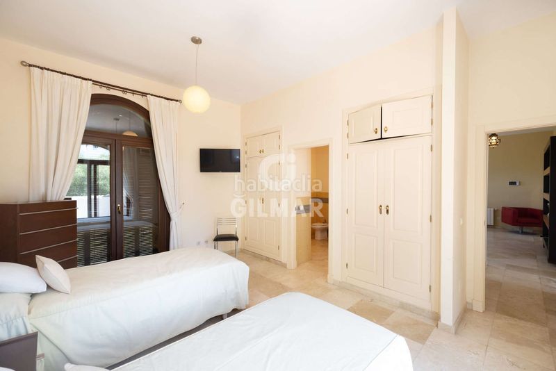 Foto f5ec8523-90d8-4d0b-a625-504655c6b3e5. Xalet amb piscina a Sotogrande alto Sotogrande